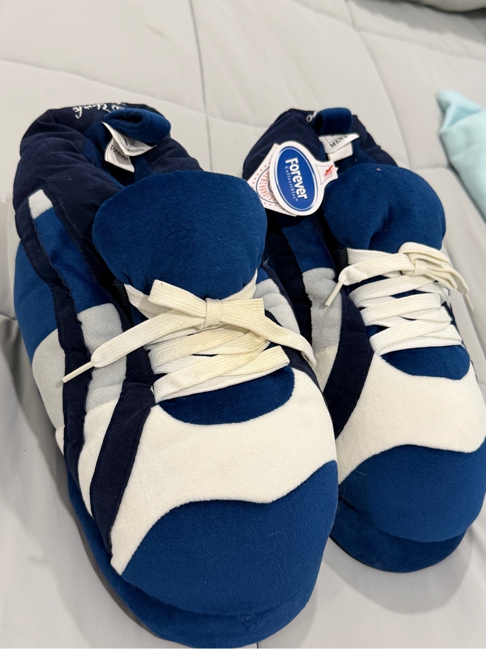 Forever NY Yankees Men’s Plush Slippers Size L NWT